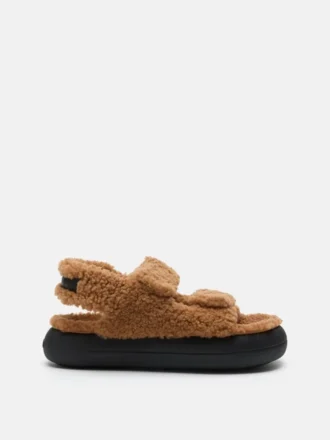 Brune sandaler i shearling