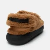 Brune sandaler i shearling Brune sandaler i shearling