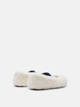 Hvite ballerinasko i shearling