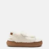 Hvite sandaler i shearling Hvite sandaler i shearling