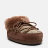 Moon Boot X Guest in Residence Evx Chalet Cocoa Mules i imitert pels Moon Boot X Guest in Residence Evx Chalet Cocoa Mules i imitert pels