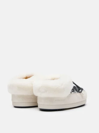 Moon Boot X Guest in Residence Evx Chalet White Sand Mules i imitert pels