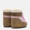 Moon Boot X Guest in Residence Icon Low honning- og hvit sandfarget suede ankelstøvletter med perler